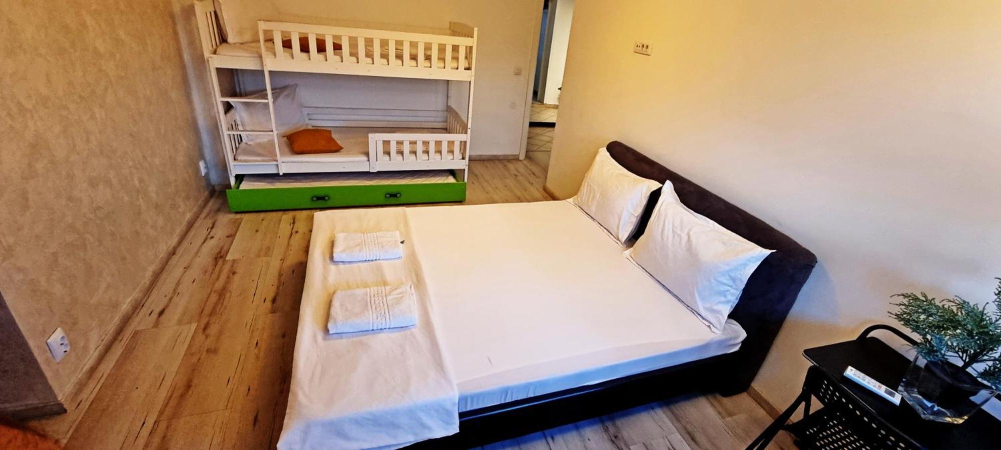 City Center Privat-Sauna Familyconcept Яш Екстериор снимка